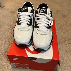 Nike Air Max, 6.5 Y, brand new
